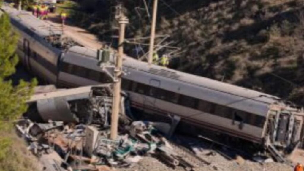 Wreckage from a Spanish train crash blocking railway lines